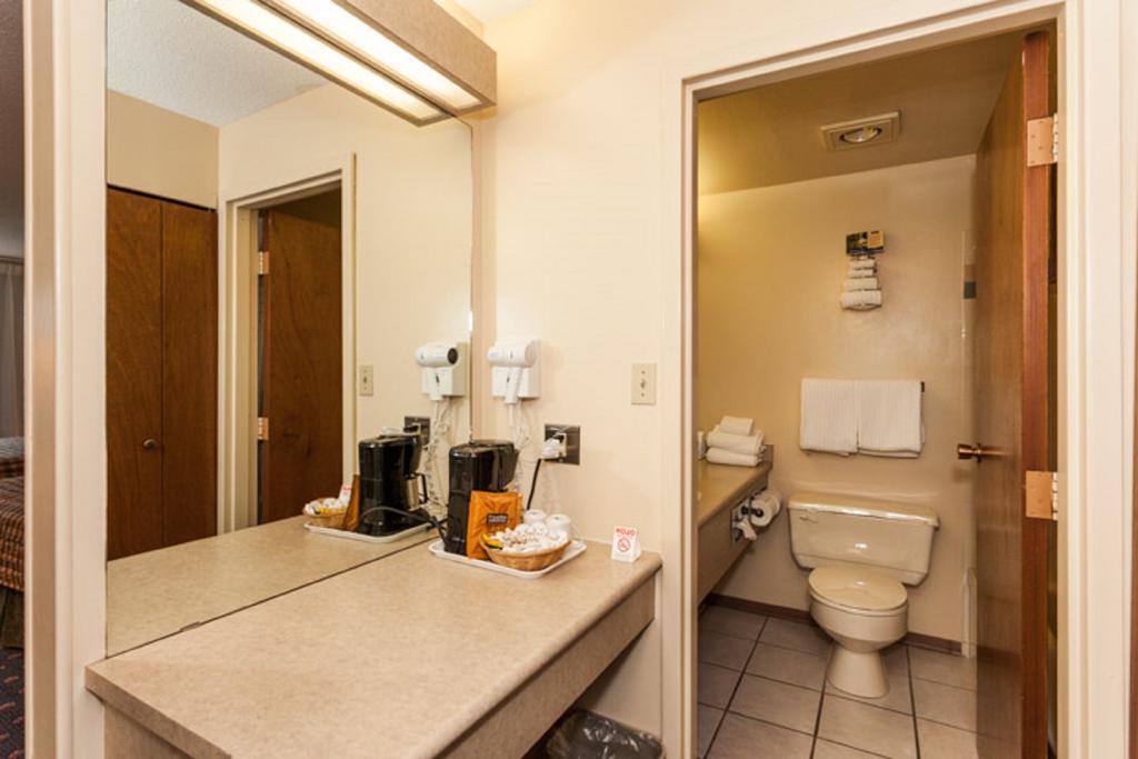 Howard Johnson By Wyndham Nanaimo Harbourside Pokój zdjęcie