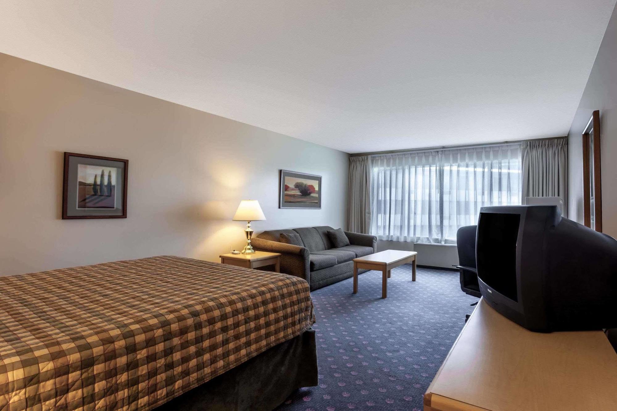 Howard Johnson By Wyndham Nanaimo Harbourside Zewnętrze zdjęcie