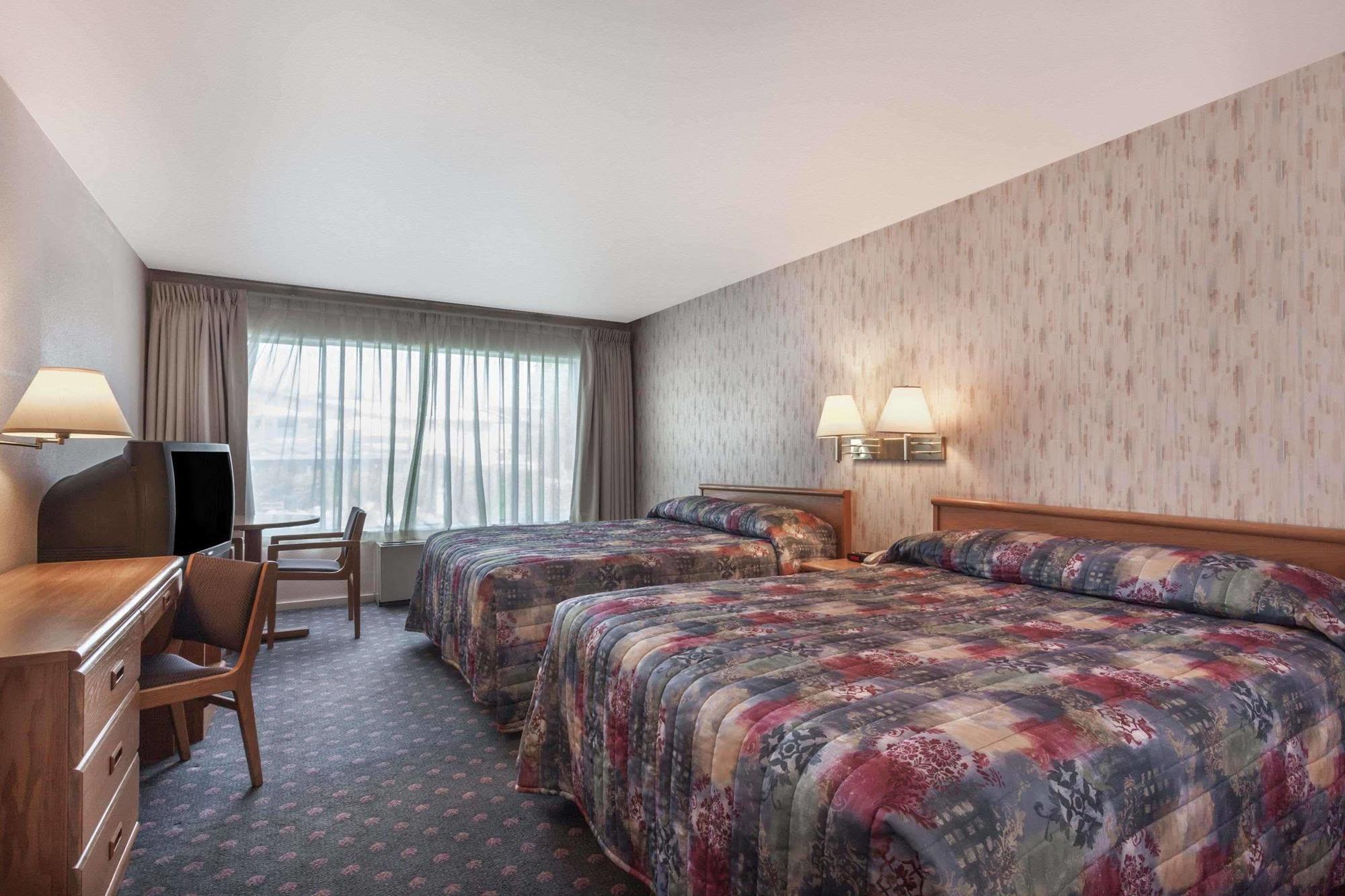 Howard Johnson By Wyndham Nanaimo Harbourside Zewnętrze zdjęcie