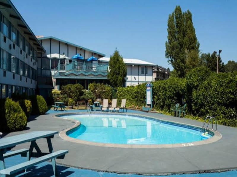 Howard Johnson By Wyndham Nanaimo Harbourside Zewnętrze zdjęcie